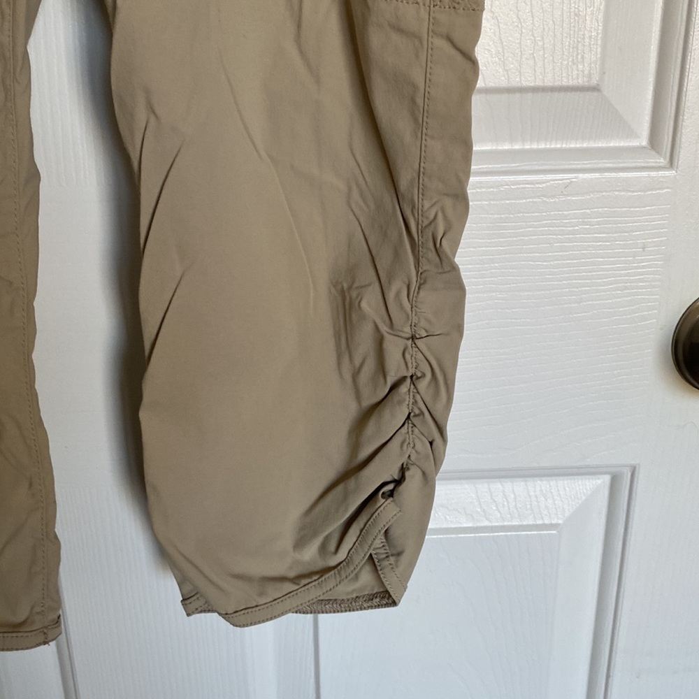 Eddie Bauer crop pants size 6 excellent condition - Picture 2 of 8